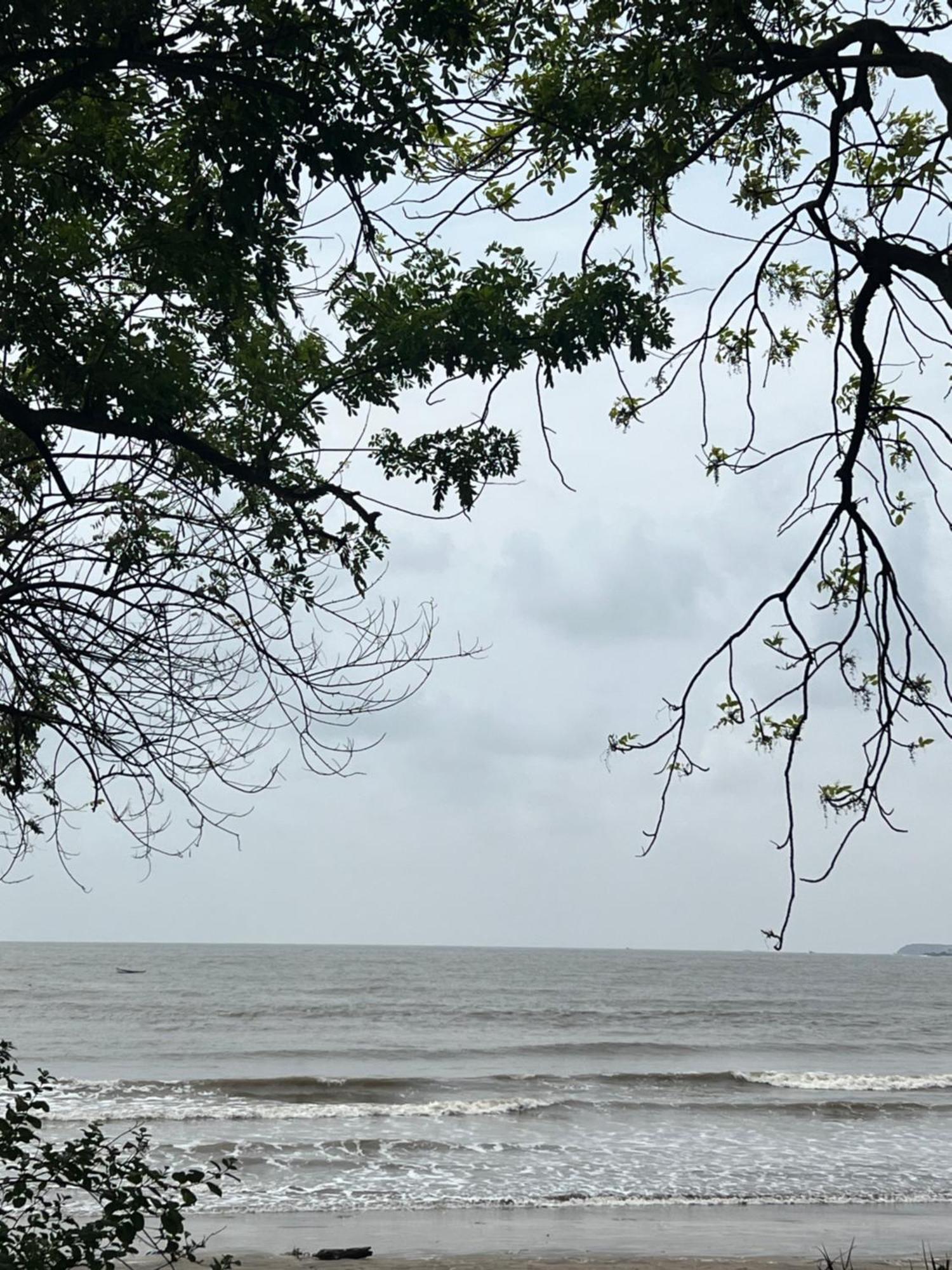 Villa By The Sea Mumbai Exterior foto